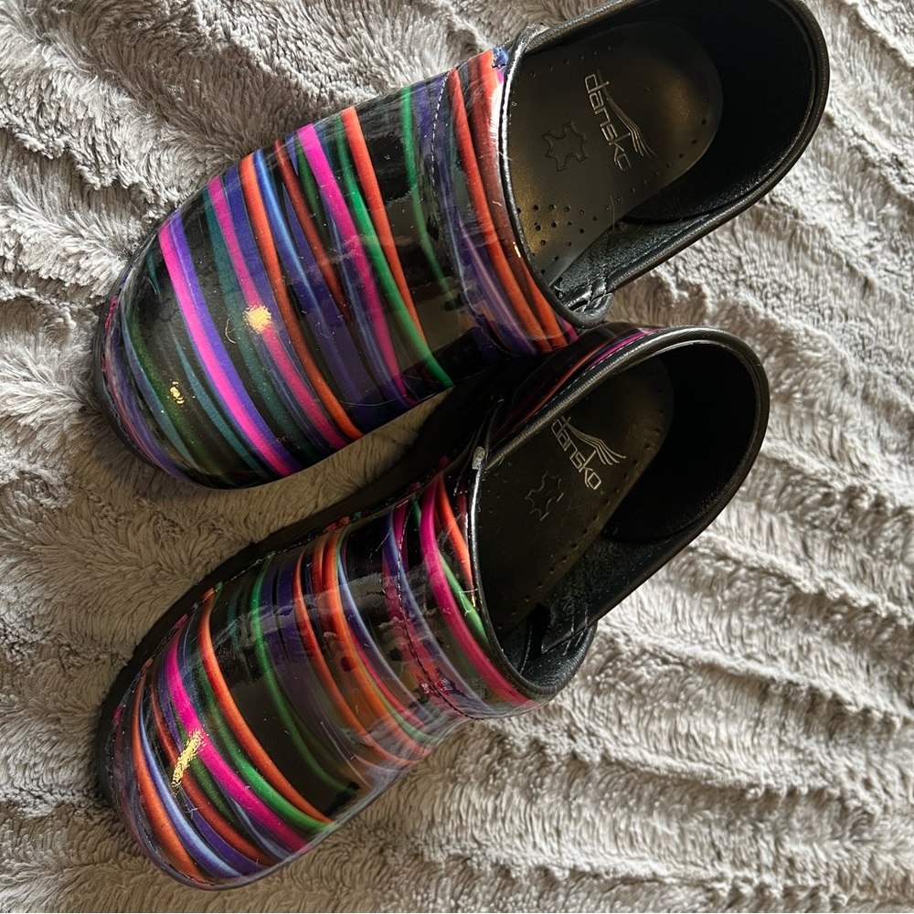 Dansko women's multi color patent leather clogs sz6 36eu